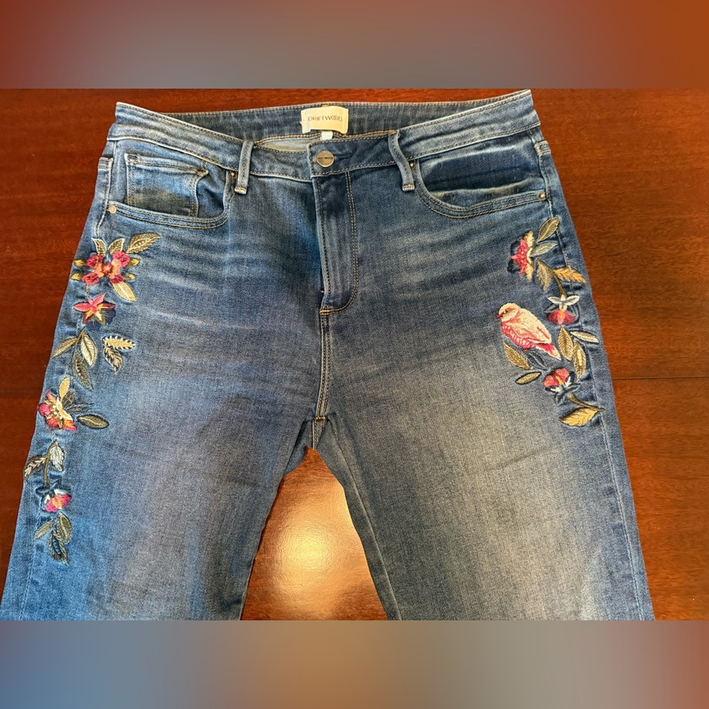 DRIFTWOOD “Kelly” Embroidered Blue Jeans